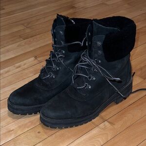 Black Lace-Up Timberland Boots